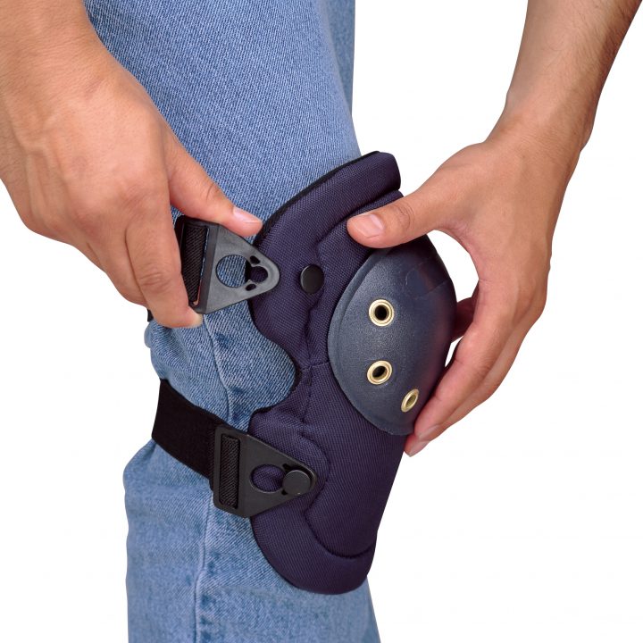 QuickMax with buckle knee pads